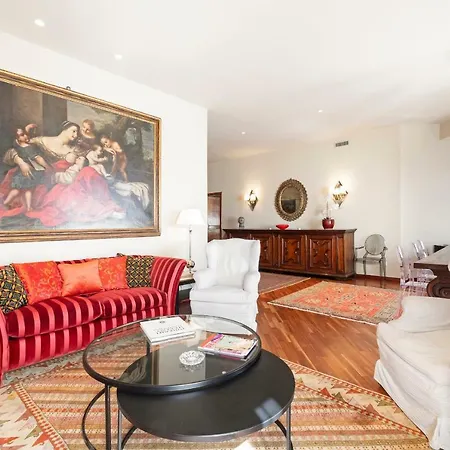 High End Flat 3bed 3bath Near Piazza Del Popolo Řím
