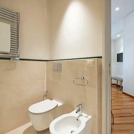 Daire High End Flat 3bed 3bath Near Piazza Del Popolo *